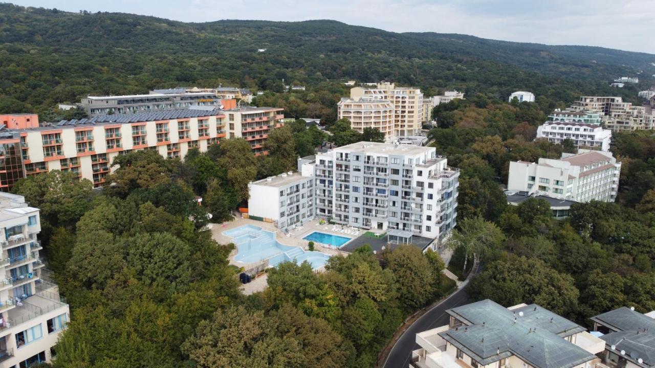 Apartments Yalta โกลเดน แซนส์ ภายนอก รูปภาพ