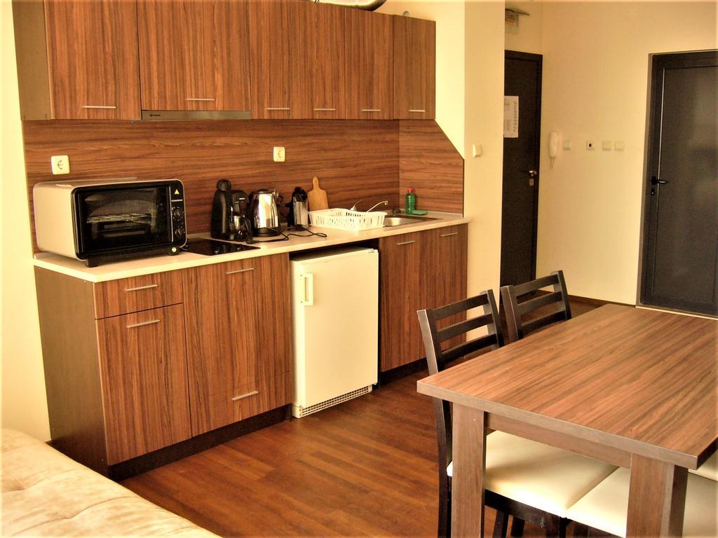 Apartments Yalta โกลเดน แซนส์ ภายนอก รูปภาพ