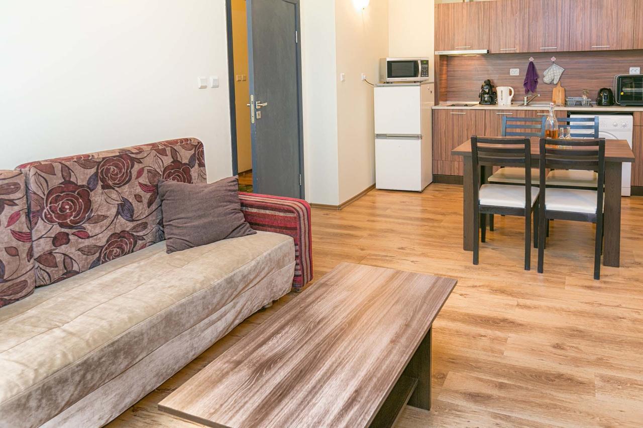 Apartments Yalta โกลเดน แซนส์ ภายนอก รูปภาพ